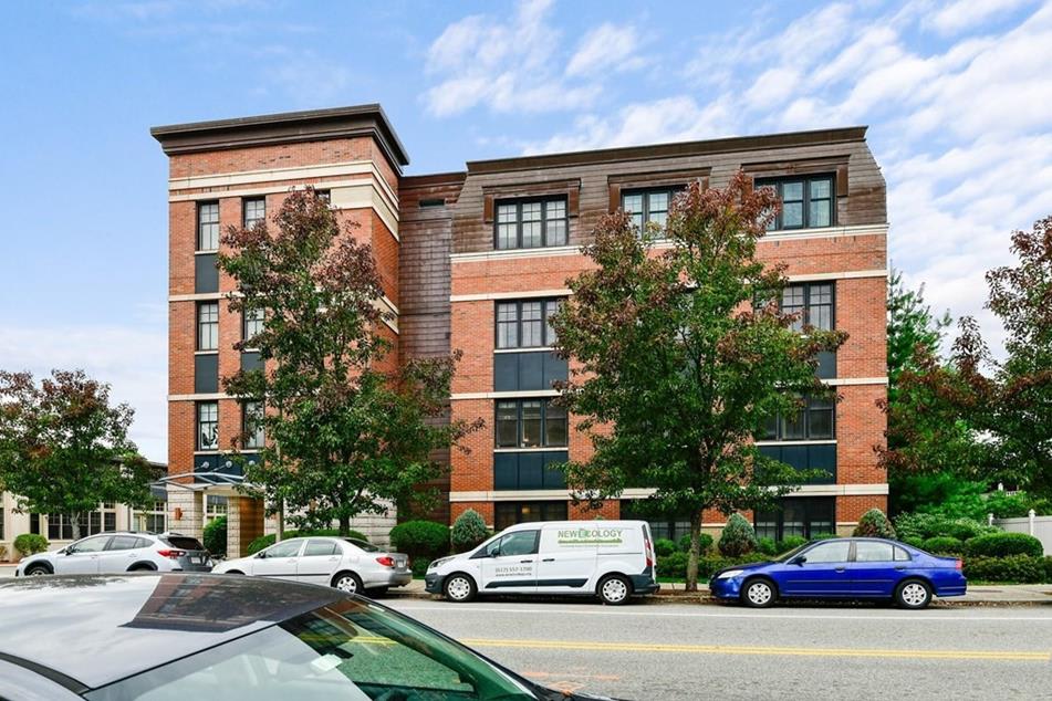 163-165 Chestnut Hill Ave #306