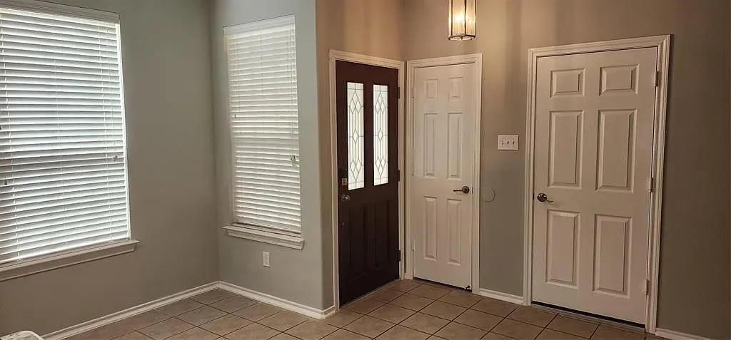 2748 Maybrook Hollow Ln