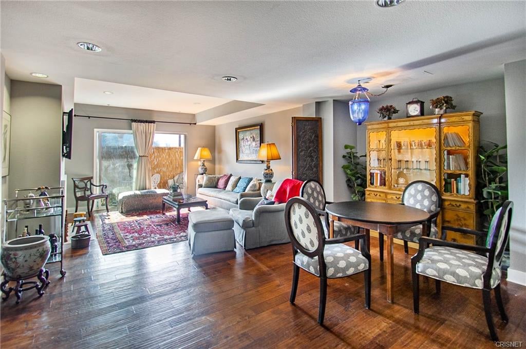 13004 Valleyheart Dr 303 Studio City, CA