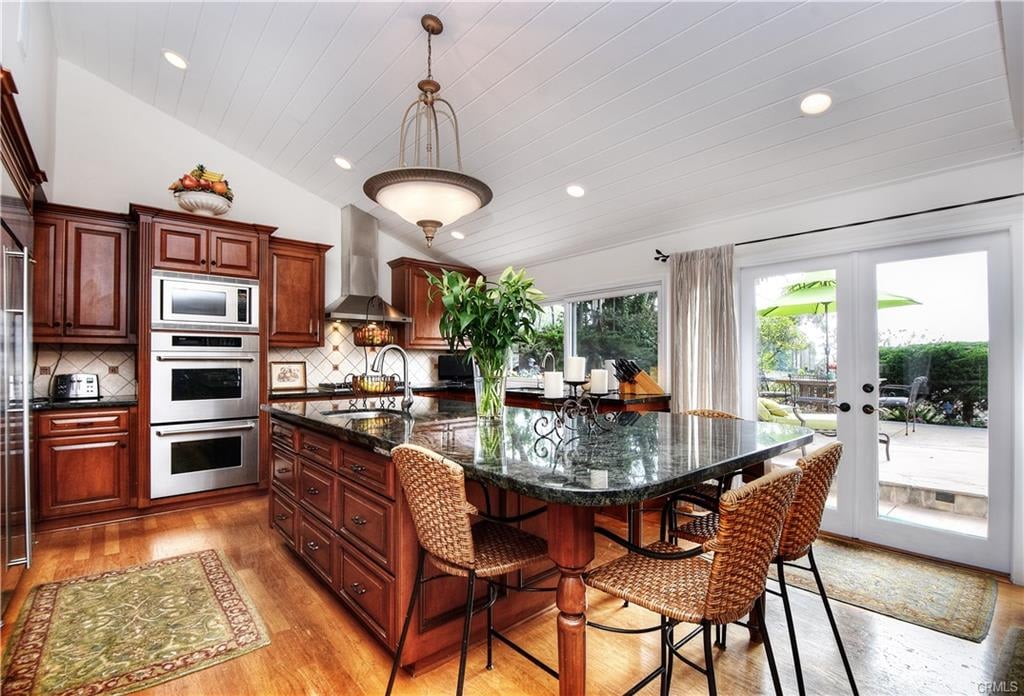 3043 Mountain View Drive