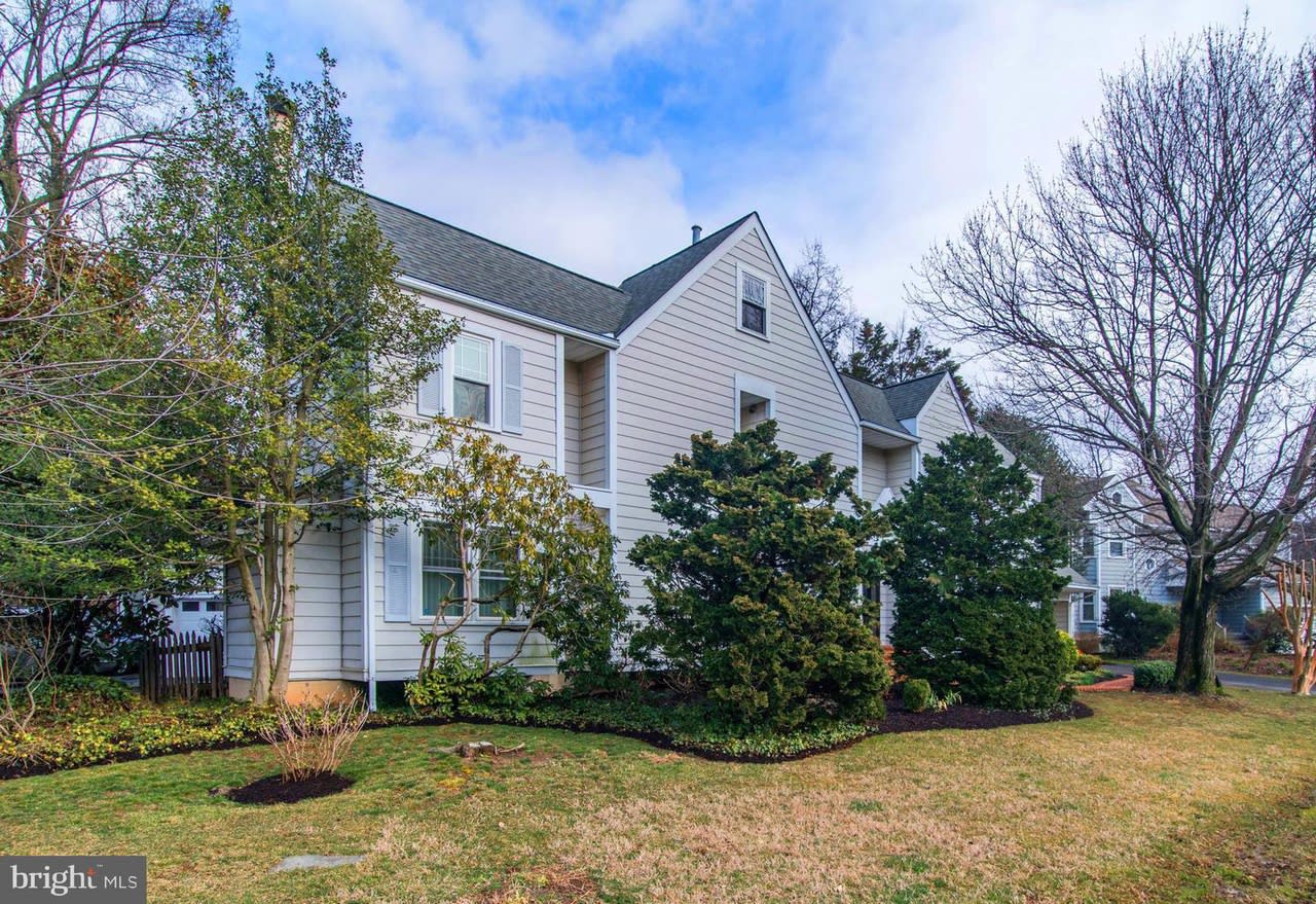 1541 Hunting Ave