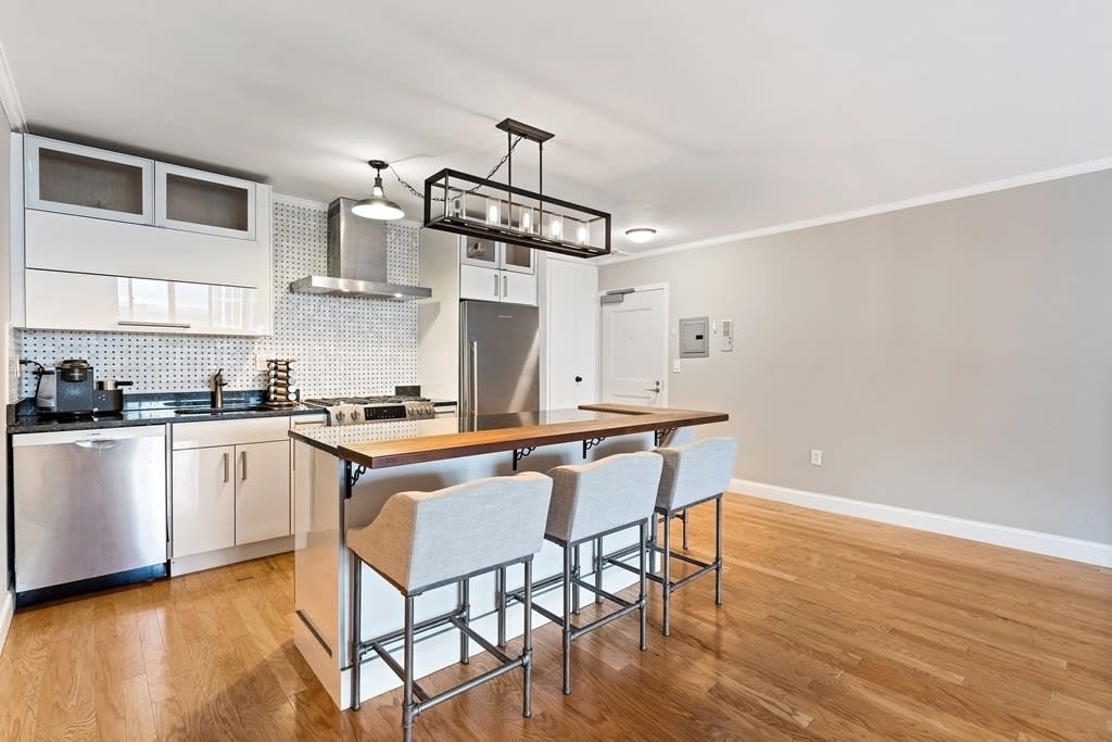 8 Whittier Place 