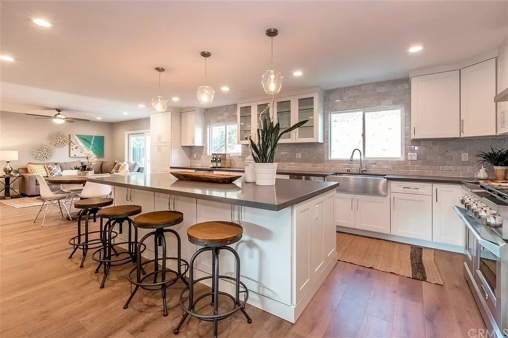 2874 Boa Vista Dr