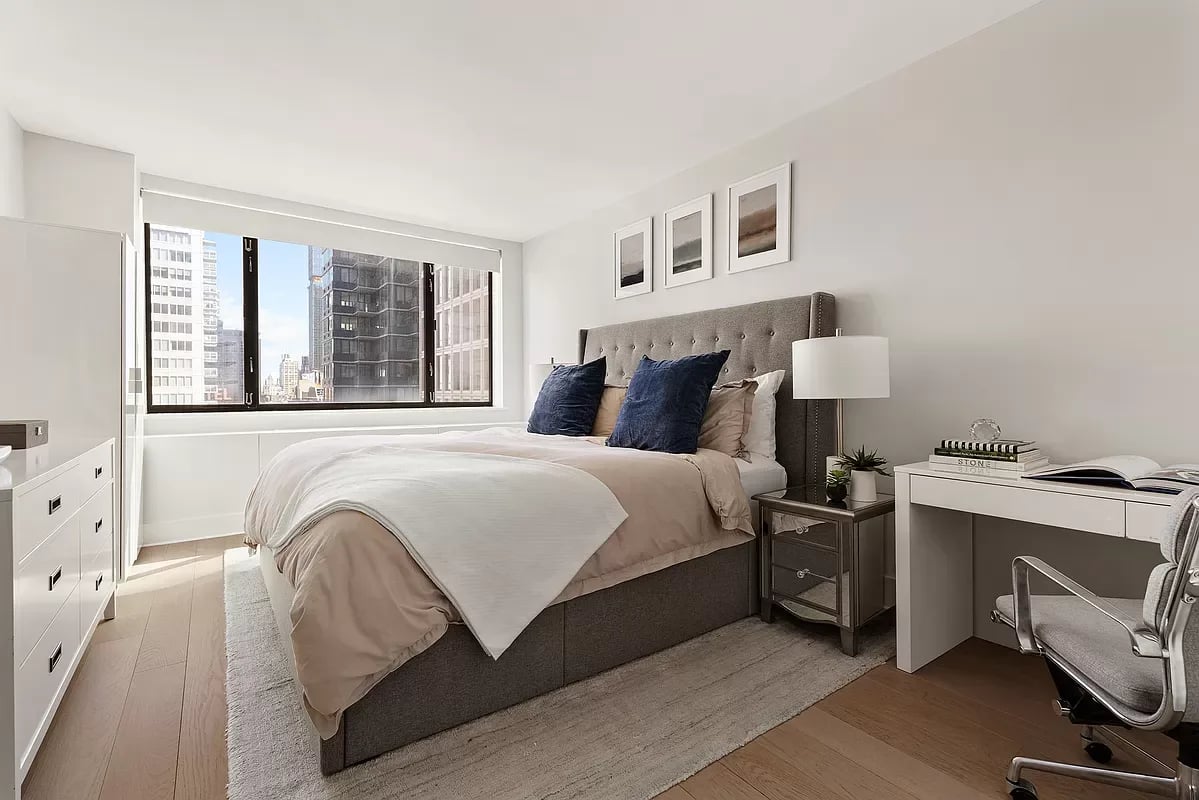 30 West 61st Street #18D