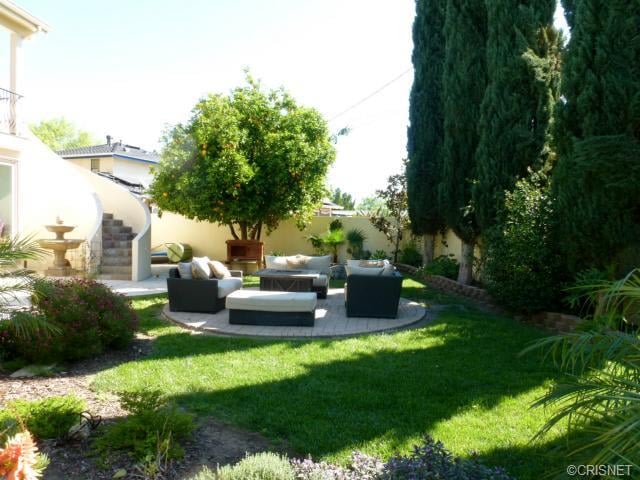 23240 Schoenborn St West Hills, CA
