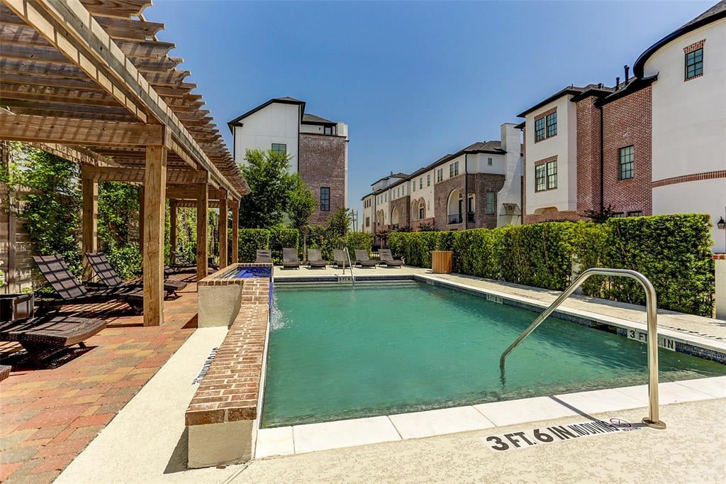 2704 ARABELLE GROVE