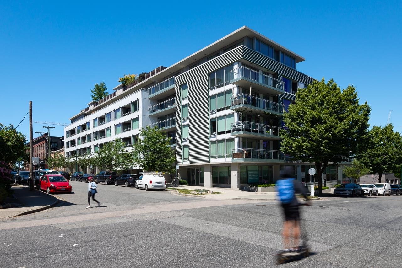 309-289 E 6th Ave