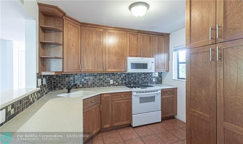 1114 SW 19th St