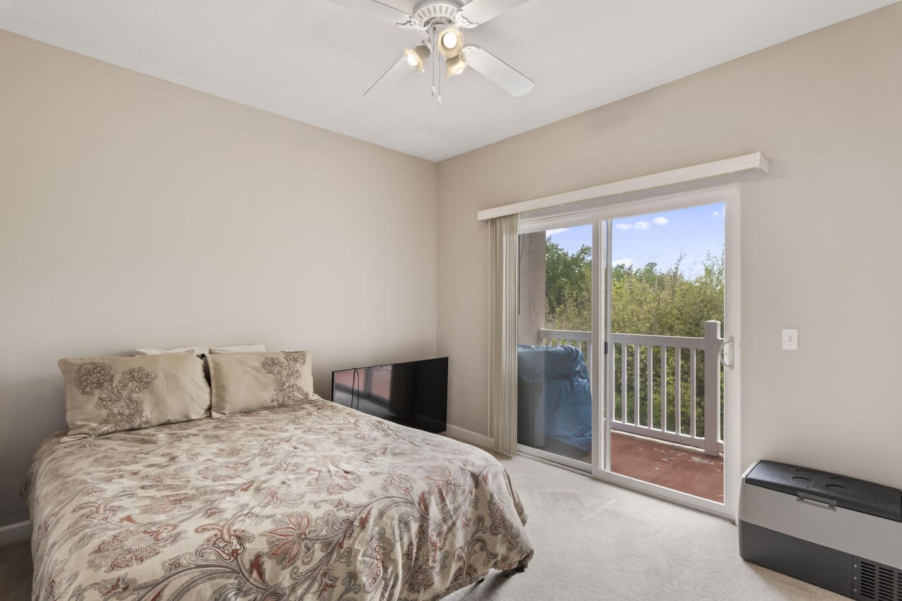 6216 N LAGOON Drive