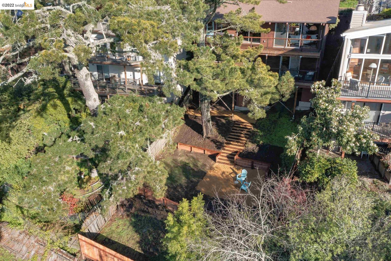 1404 Summit Rd
