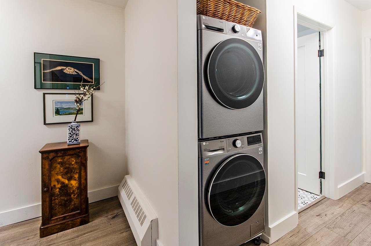 211-235 Keith Road, West Vancouver