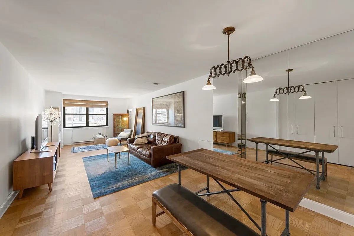 200 East 24th Street Unit: 1809