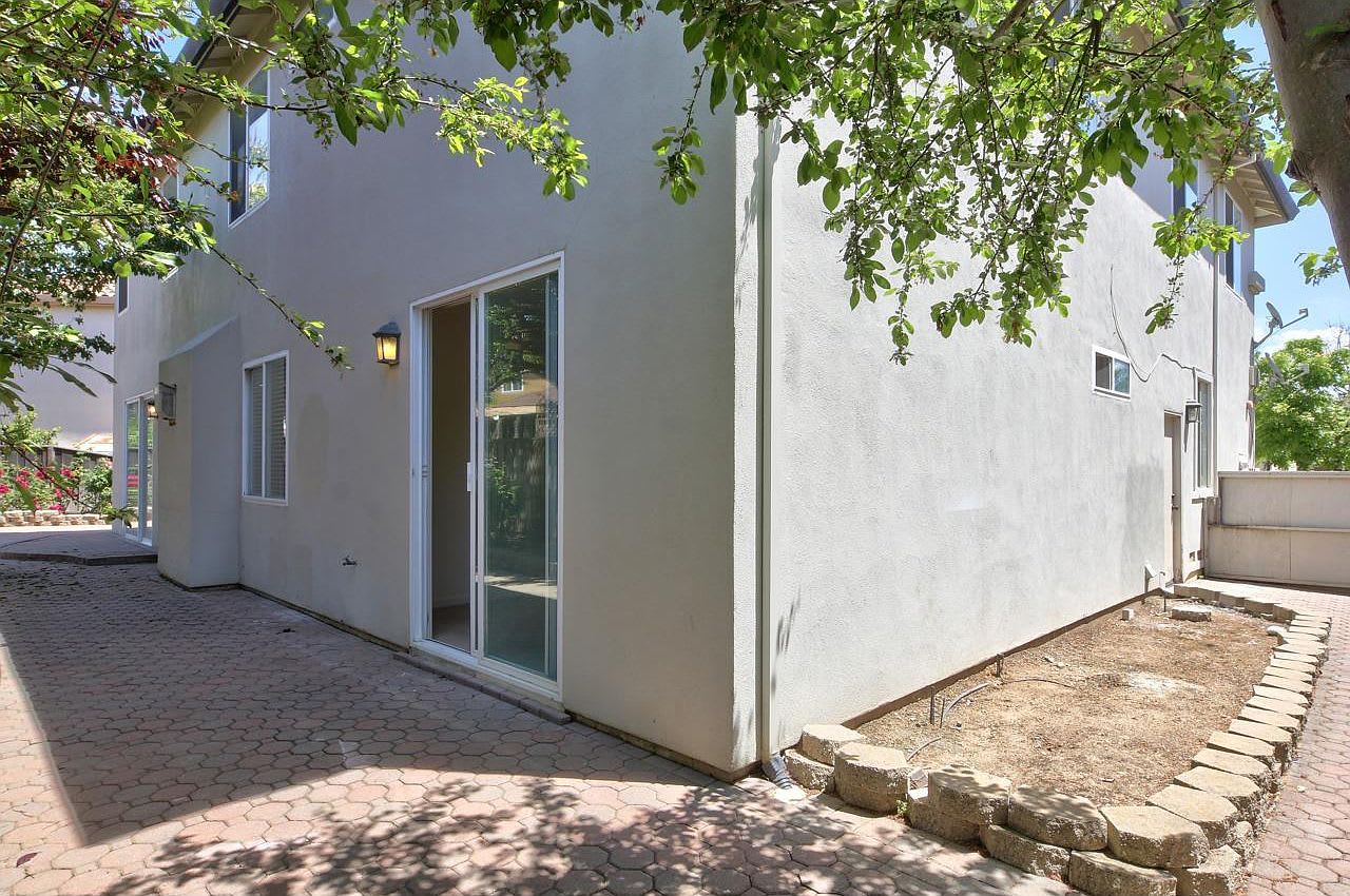 13 Wimbledon Cir