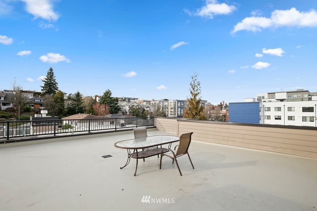 4831 Fauntleroy Way SW #304