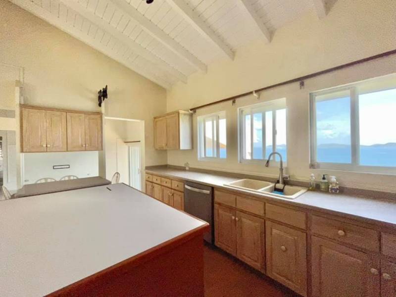 500 Slaney 3 Bedroom Apartment