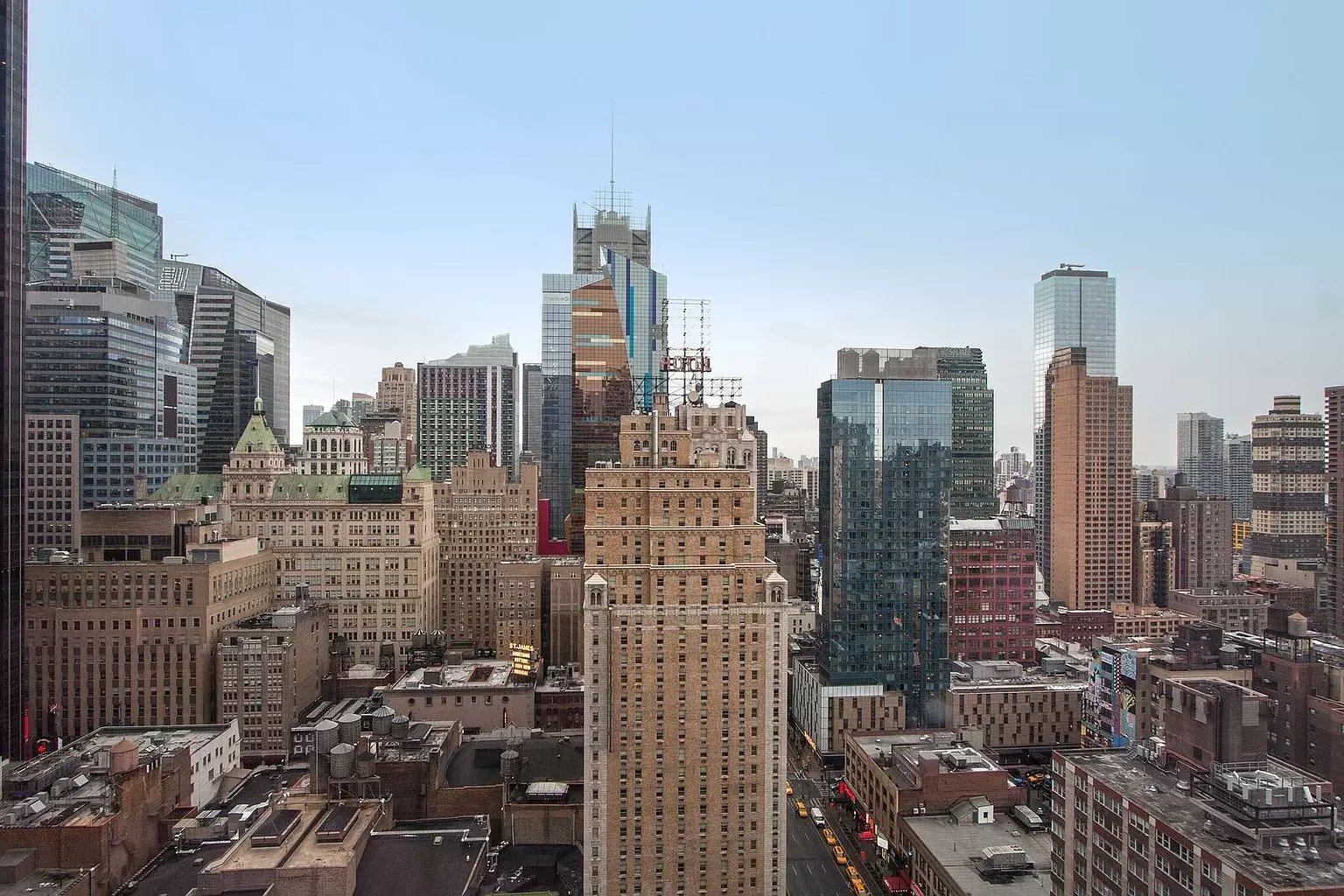 247 W 46th St APT 2604