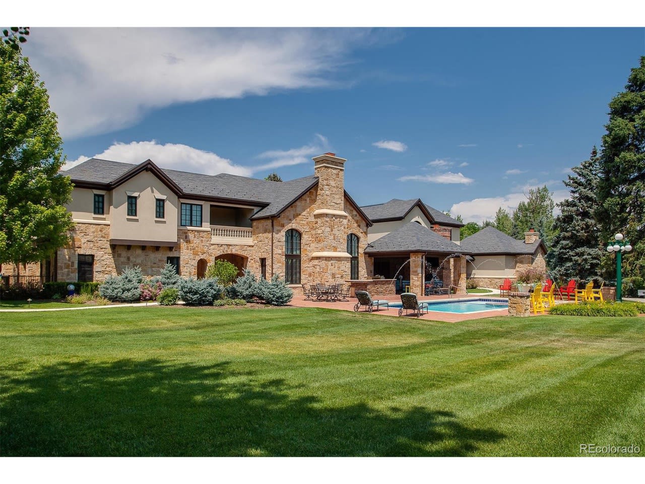 14 Village Rd
