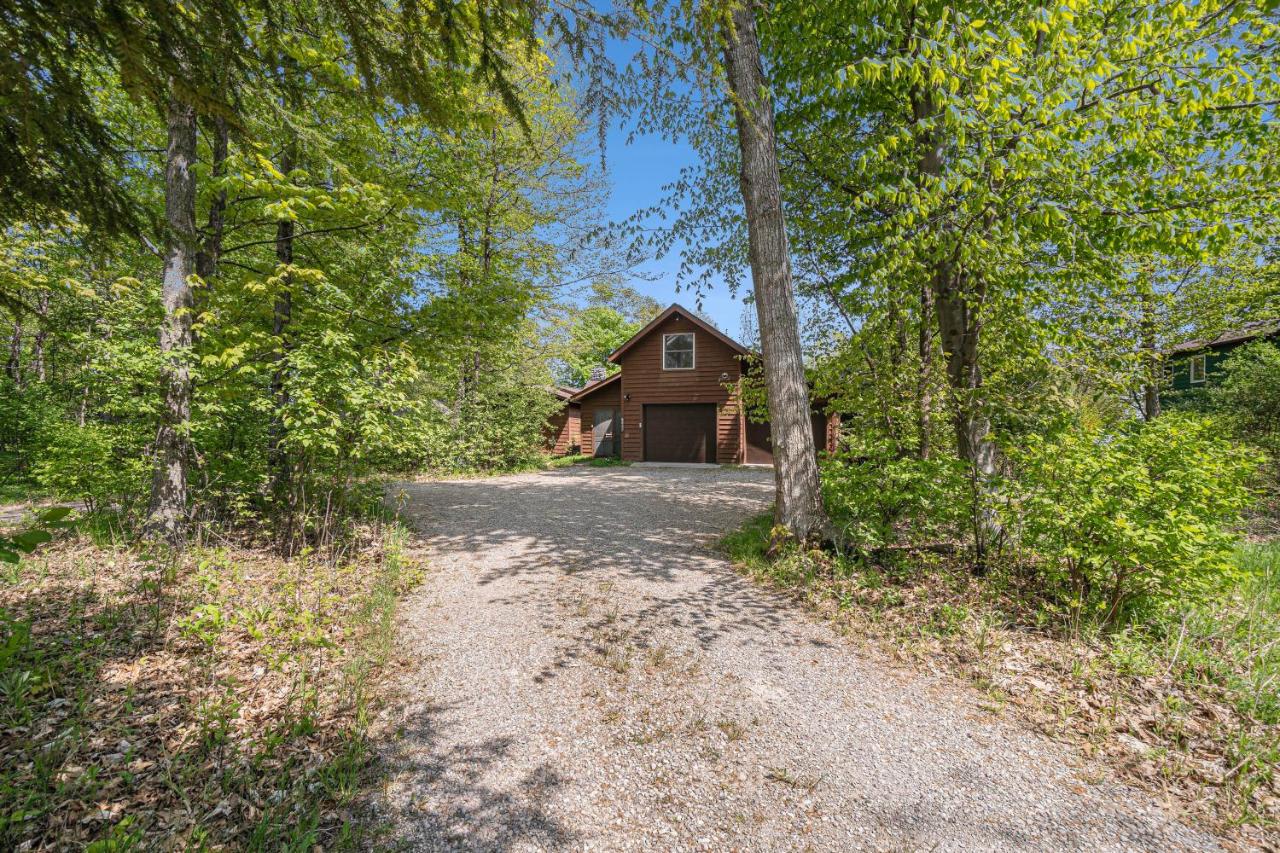 Bricker Cottage | Little Glen Lake, Michigan