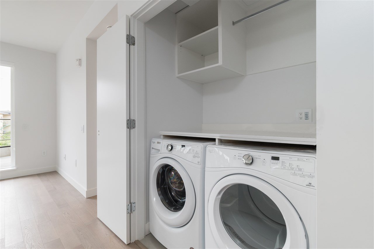 205-3230 Connaught Cres