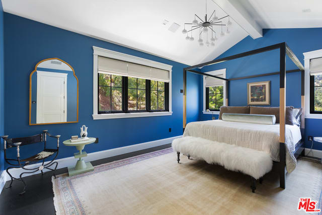 Serene Palazzo
