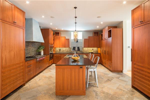 88 Franklin Street, Apt 4