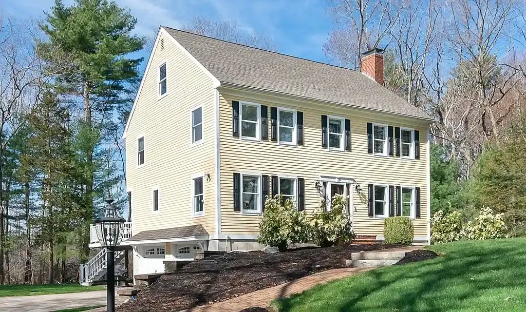 47 Longmeadow Dr
