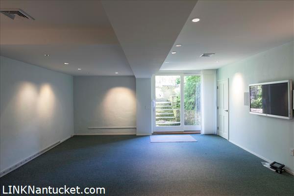 West of Town - 85 Millbrook Rd