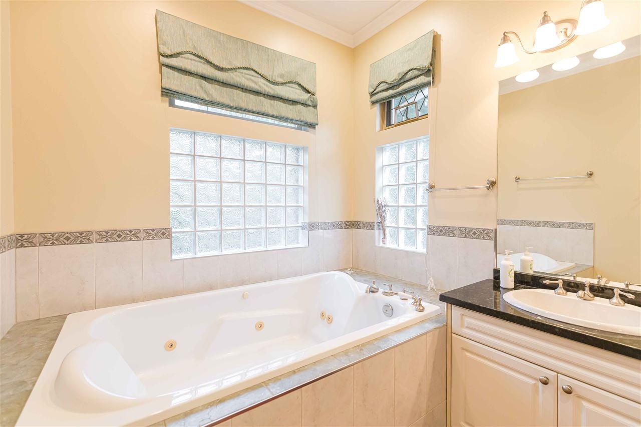2221 Tanager Place, North Vancouver