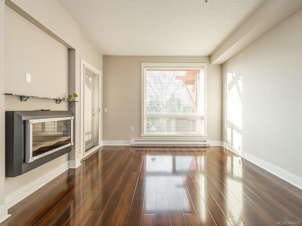 401-4529 W Saanich Rd