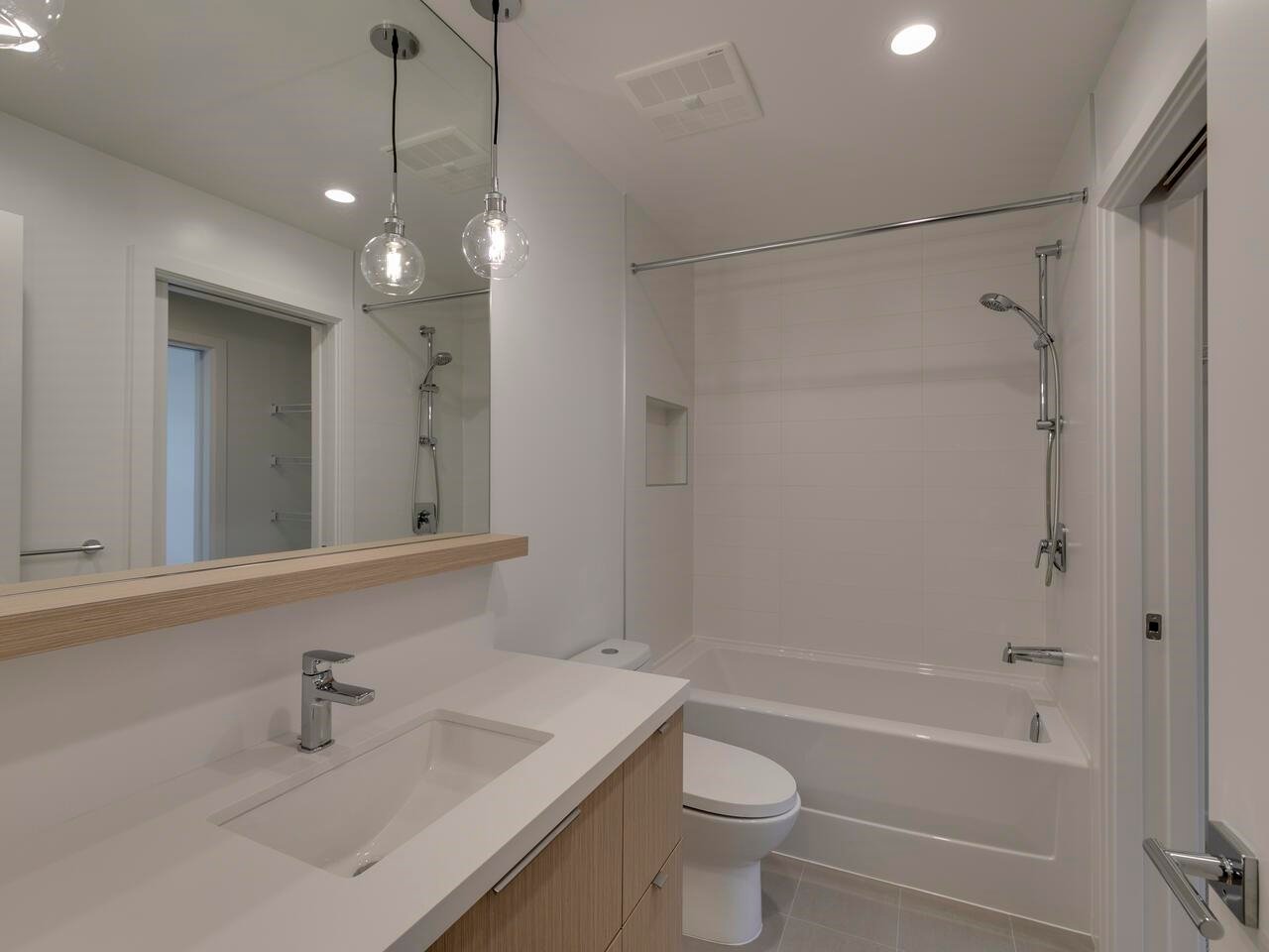 102-603 Regan Ave