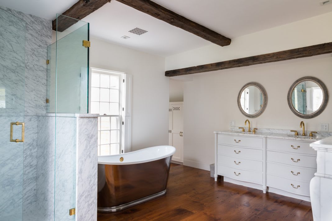 4 Ways to Make Your Small Bathroom Look Bigger