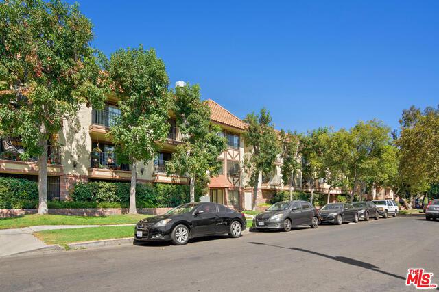 Updated Townhouse Style Condo