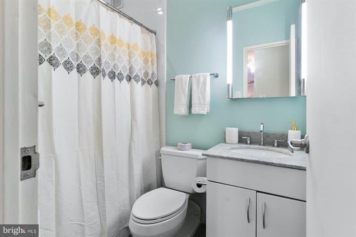 219-29 S 18th St Unit: 1620
