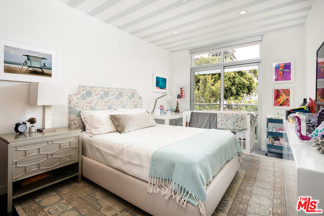 125 Pacific St #1