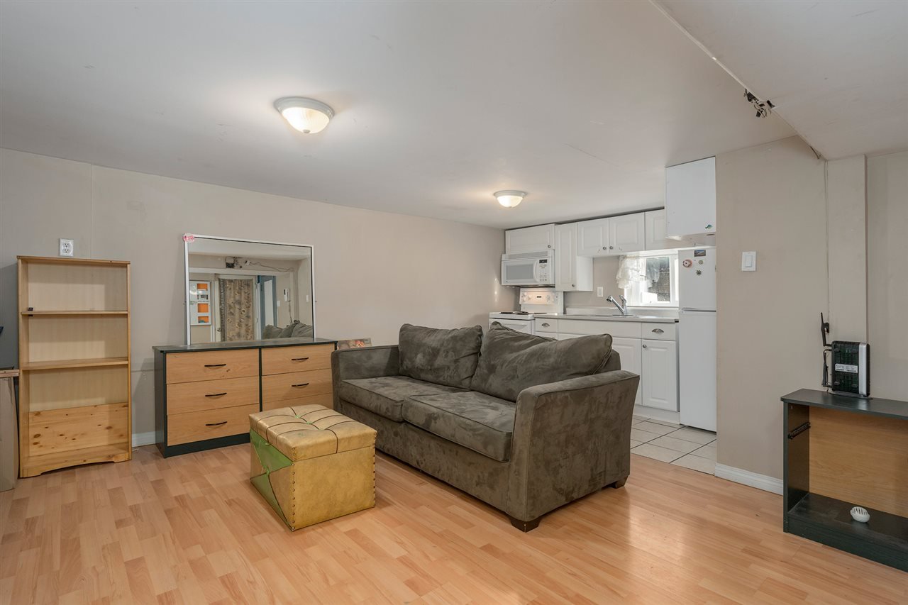 4278 John St