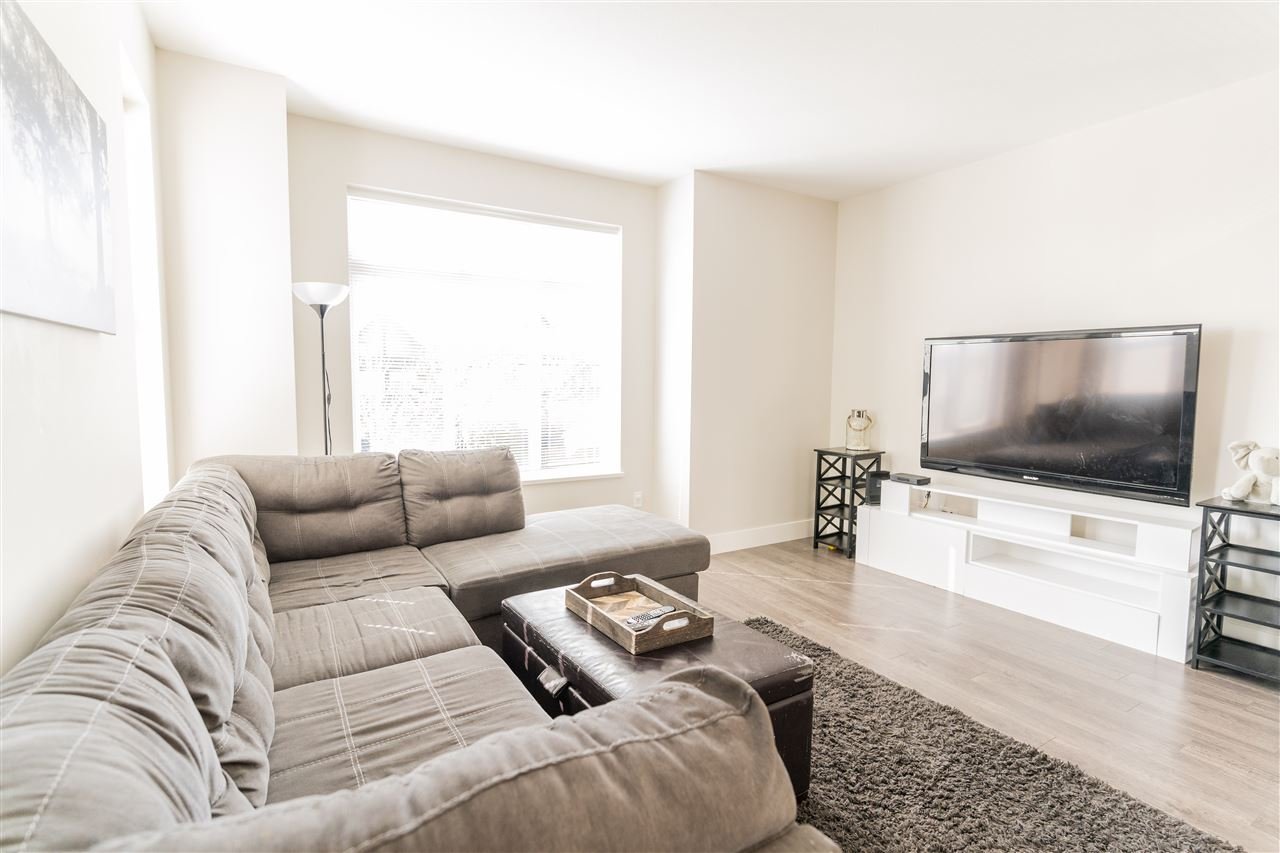10-19433 68 Avenue, Surrey