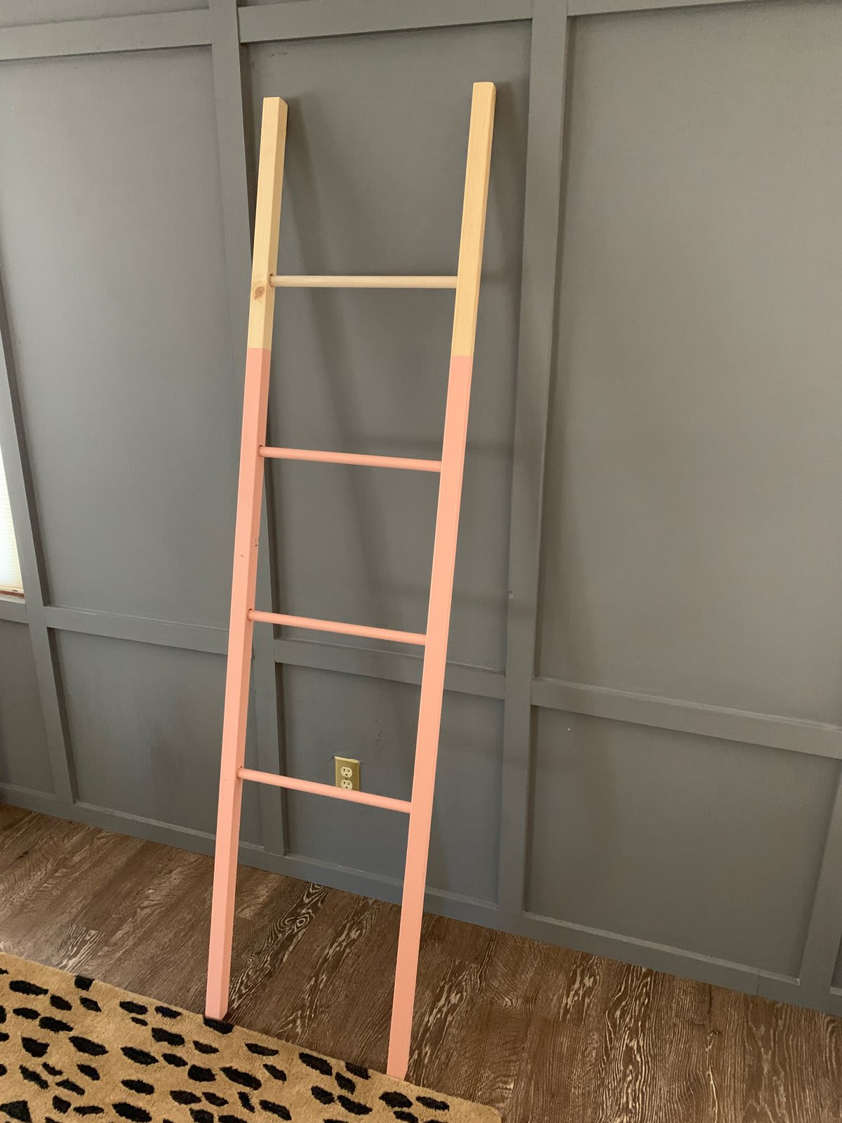 DIY Blanket Ladder
