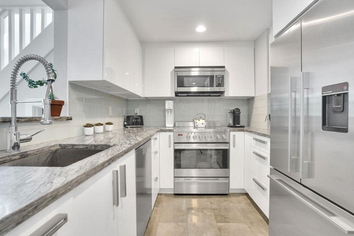 303-1702 Chesterfield Avenue, North Vancouver