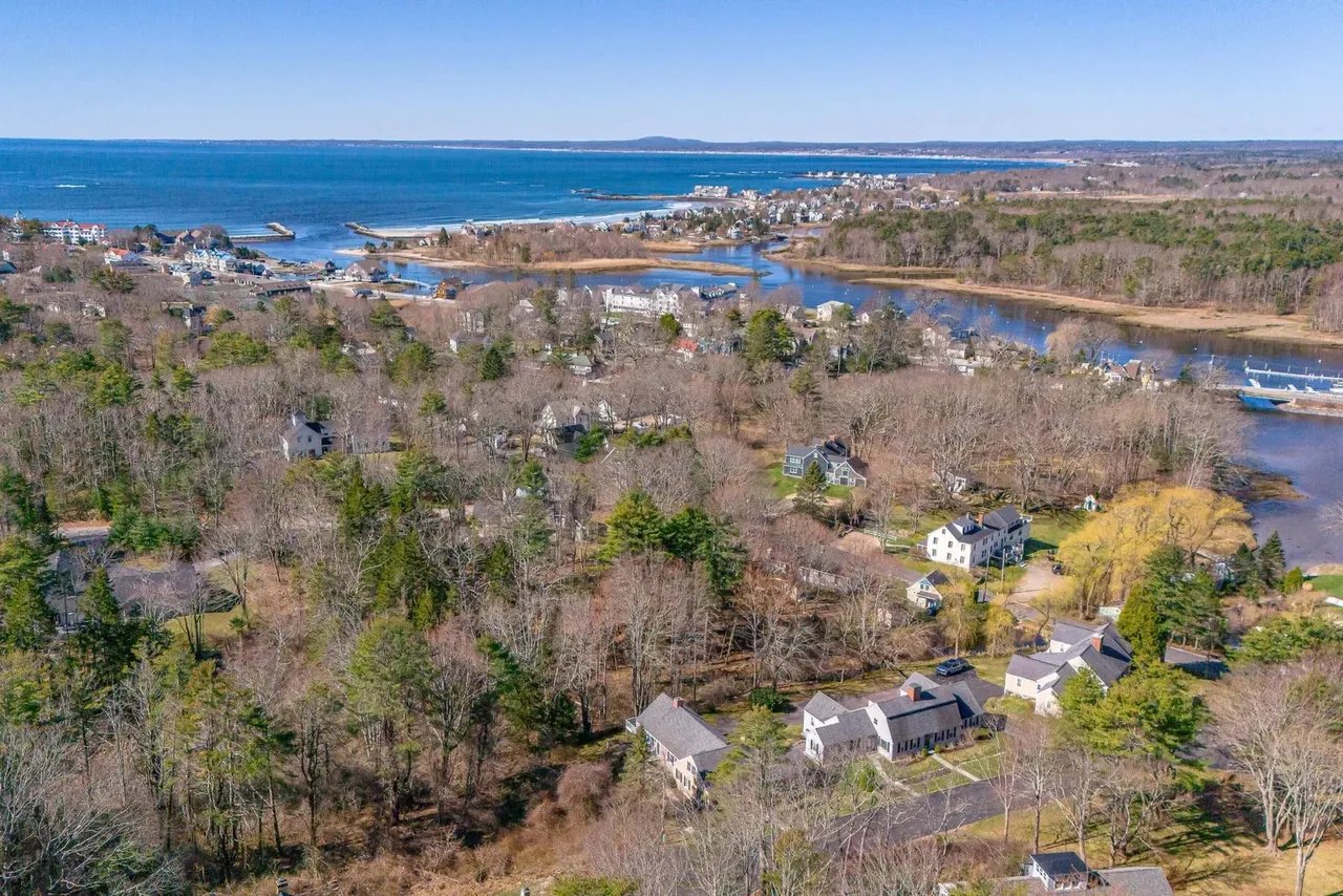 New Listing! 9 Juniper Knoll Lane, 6, Kennebunkport, ME 04046 – $695,000