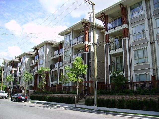 315-2484 Wilson Ave