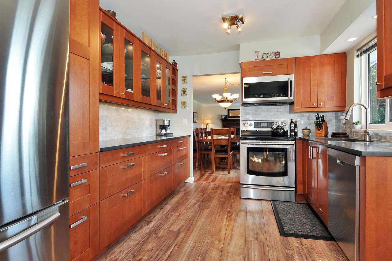3182 Strathaven Ln