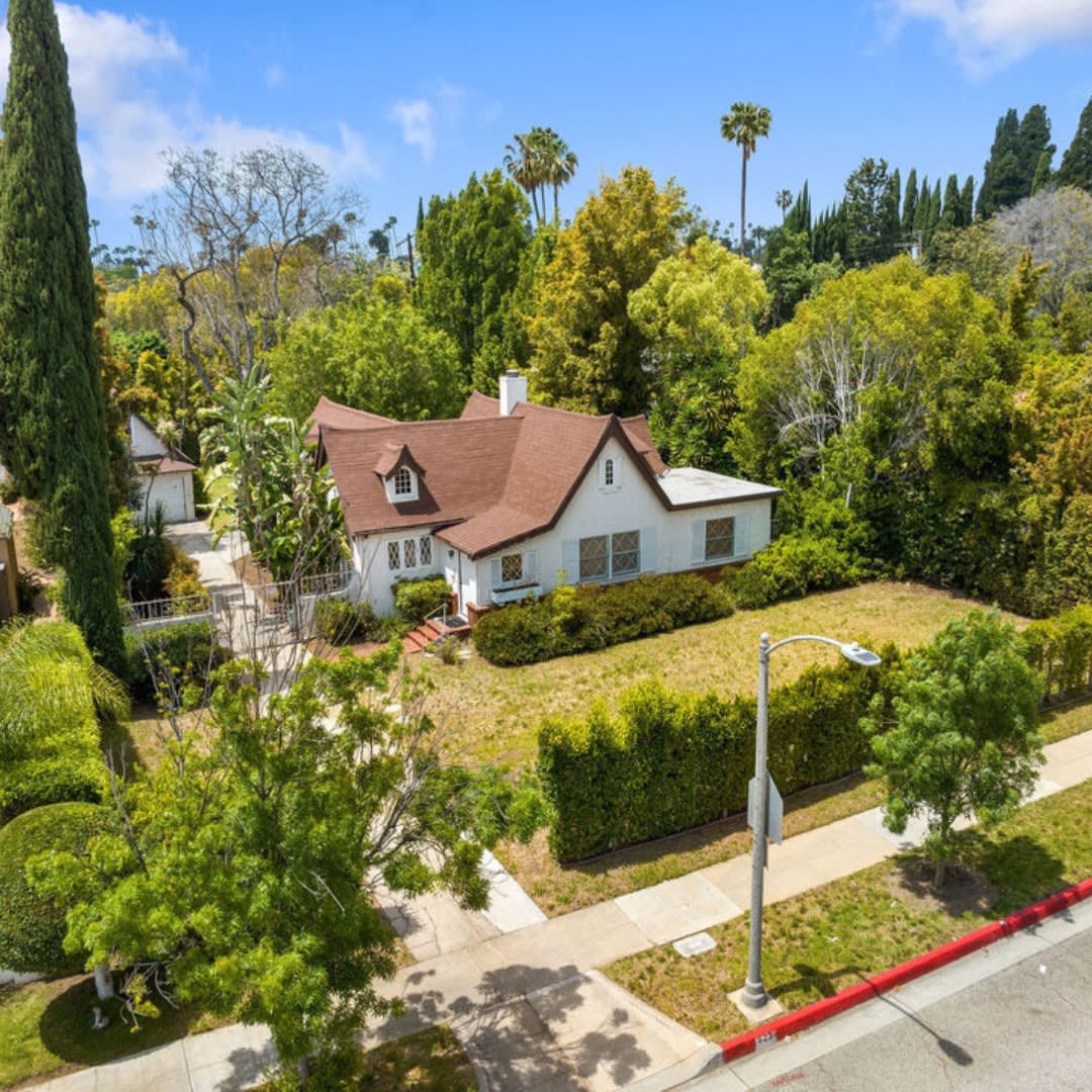 New Listing Home for Sale in Beverly Hills! 