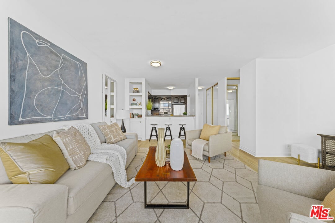 969 Hilgard Ave #809