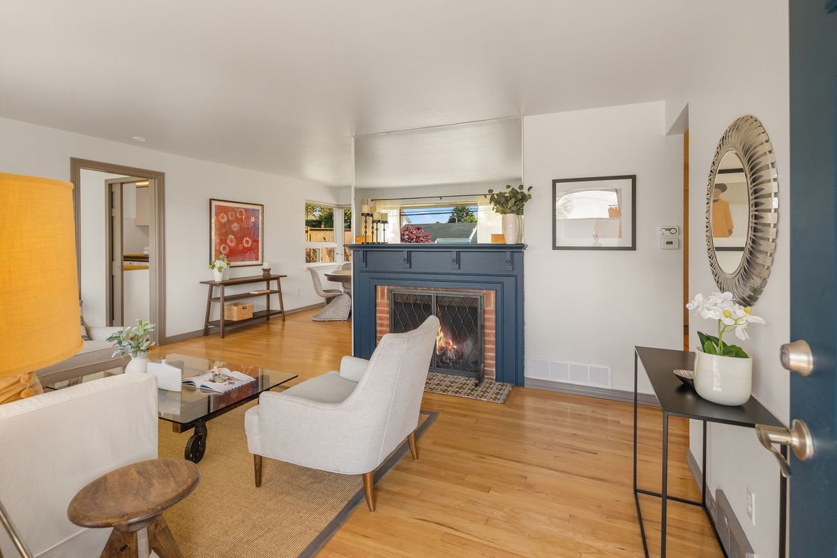 Charming Views in Arbor Heights