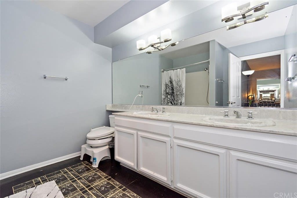 4760 TEMPLETON Street Unit 3329