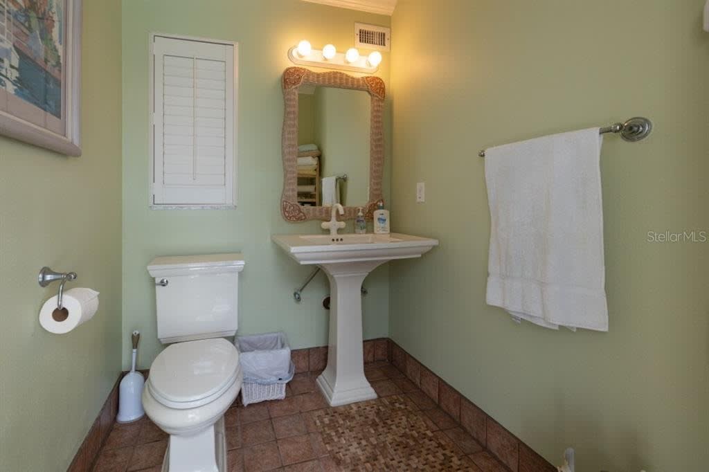 2287 Bayshore Rd