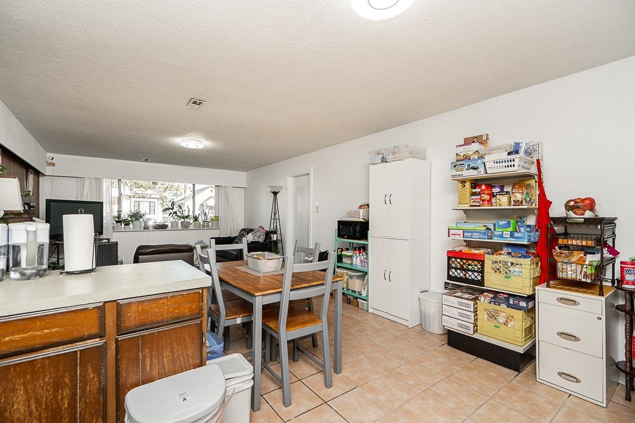 3030 E 24th Ave