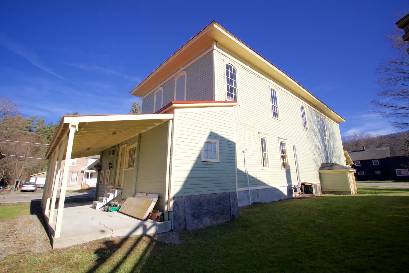 2 University Ave.