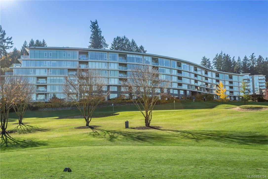 303-5332 Sayward Hill Cres