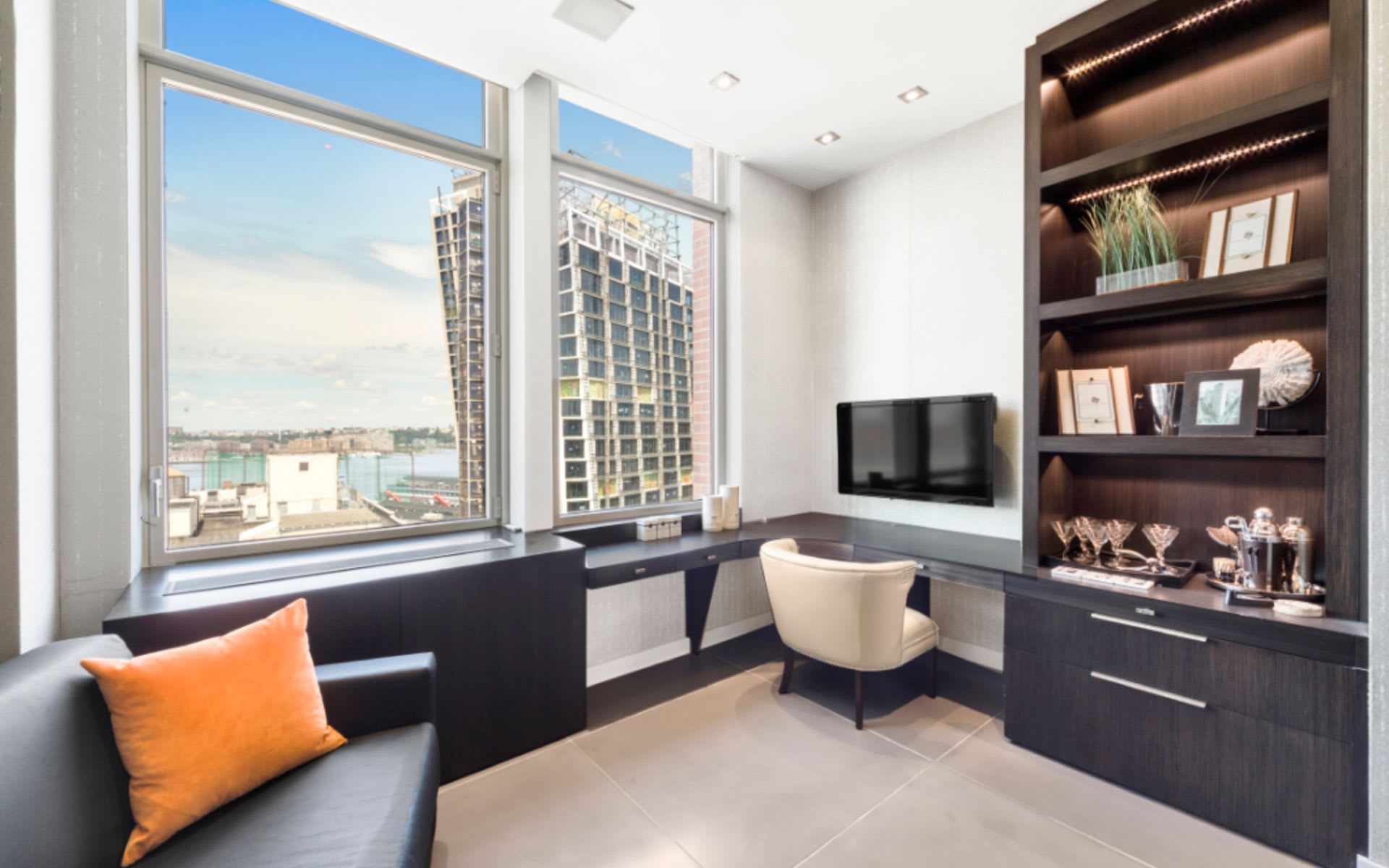 450 W 17th St, #2009
